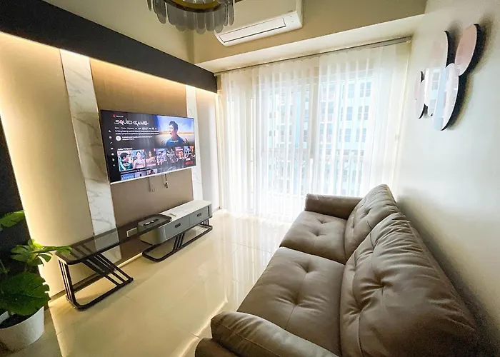 Cozy 2br Near Airport & Okada, Infinity Pool Apartment