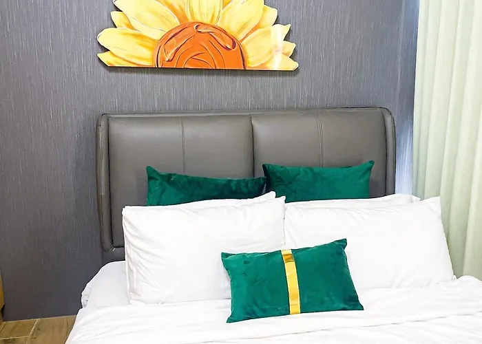 Apartment Cozy 2br Near Airport & Okada, Infinity Pool *