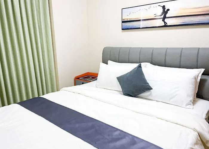 Cozy 2br Near Airport & Okada, Infinity Pool Apartment Manila