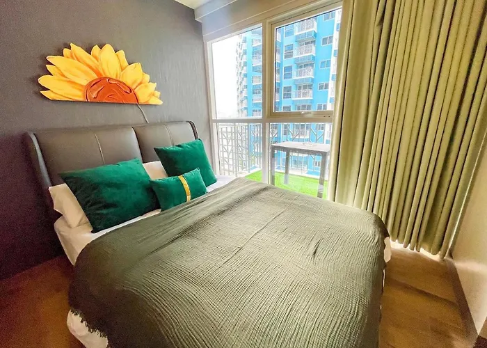 Cozy 2br Near Airport & Okada, Infinity Pool Apartment Manila