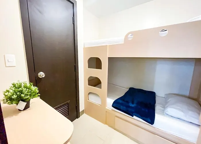 Cozy 2br Near Airport & Okada, Infinity Pool