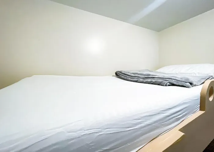 Apartment Cozy 2br Near Airport & Okada, Infinity Pool