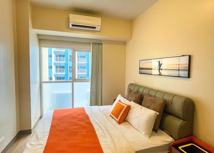 Cozy 2br Near Airport & Okada, Infinity Pool Apartment *