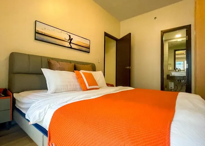 Cozy 2br Near Airport & Okada, Infinity Pool Apartment Manila